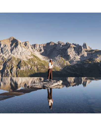 La montagne qui se regarde exister