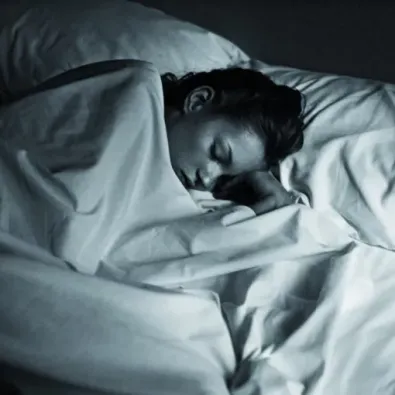 Le bonheur se trouve sur une plage en Italie