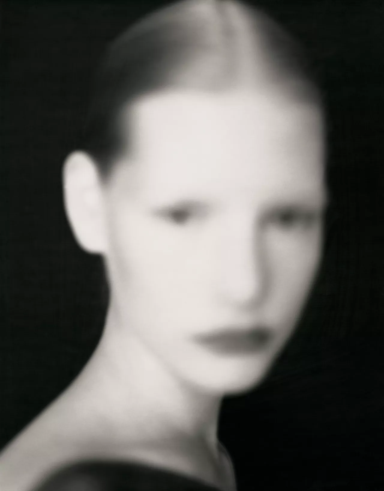 Kirsten, Romeo Gigli, Londres, 1988 © Paolo Roversi